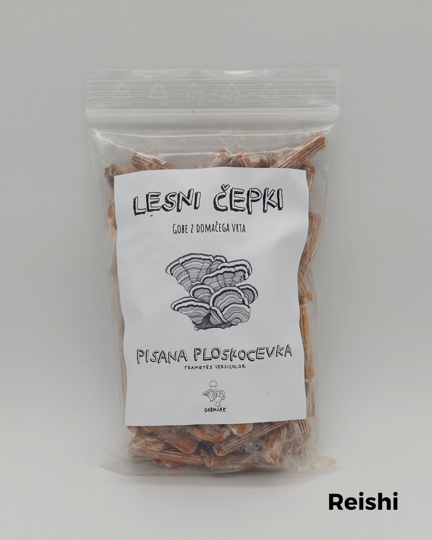 Micelij na lesnih čepkih